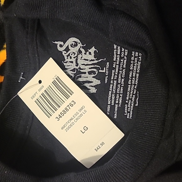 NWT Motionless In White Long Sleeve - Picture 4 of 5
